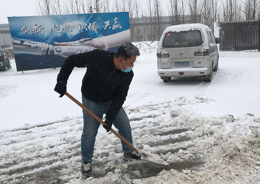 博陽機械：冬日掃雪、天寒暖人心