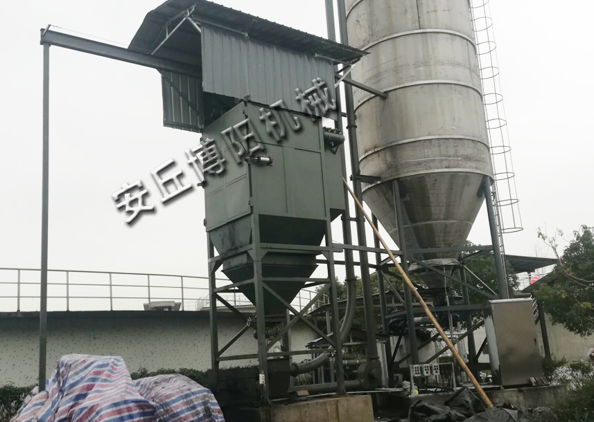 氧化鋁為什么要用噸袋拆包機(jī)拆卸呢？