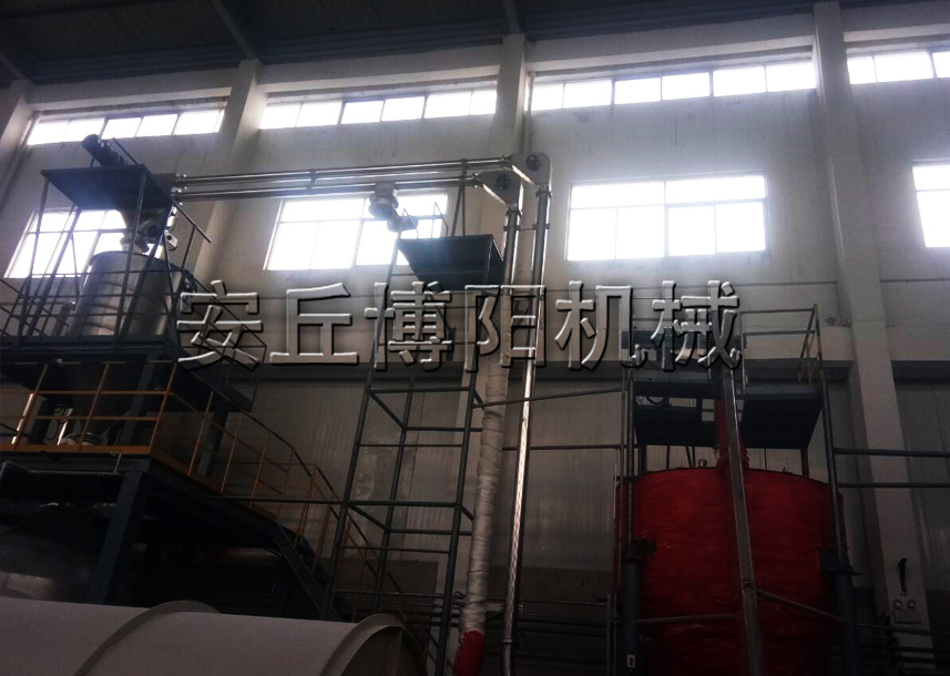 萘粉管鏈?zhǔn)教嵘龣C(jī)在使用時(shí)有哪些注意事項(xiàng)呢？