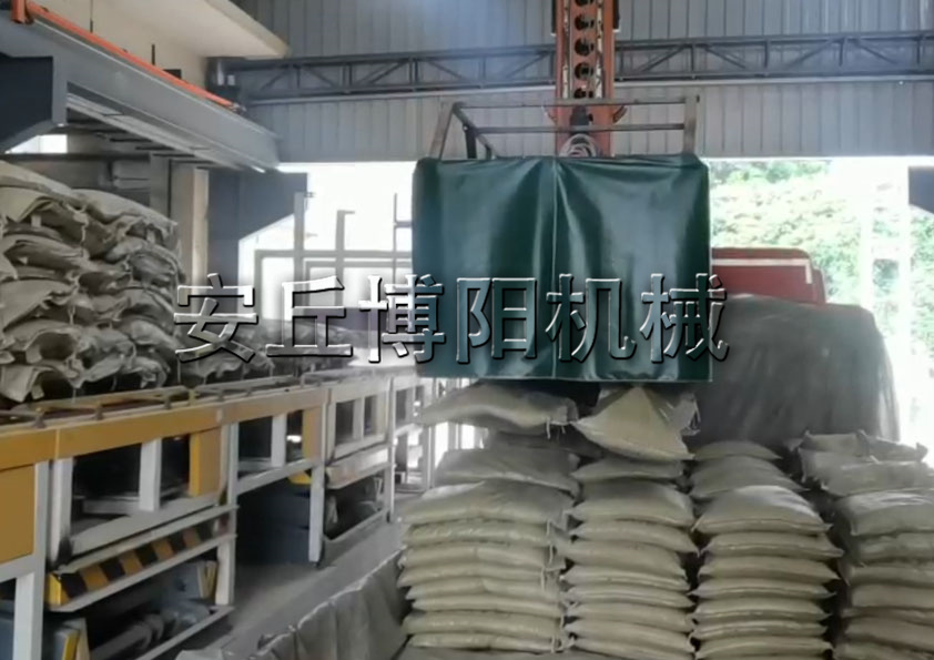 塑料顆粒全自動(dòng)裝車(chē)機(jī)的特點(diǎn)及其優(yōu)勢(shì)是什么？